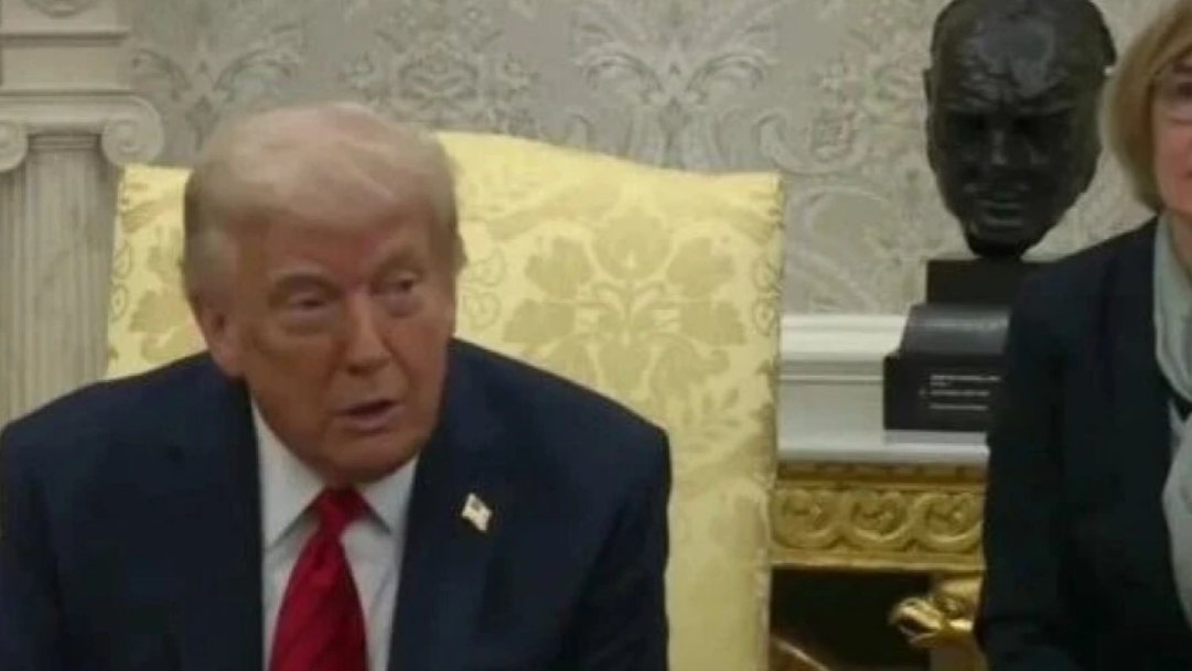 特朗普21日在社群平台再度抨击美联储主席鲍威尔