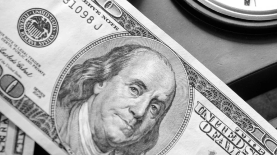 美国总统特朗普对美联储主席鲍威尔的施压重创了美元