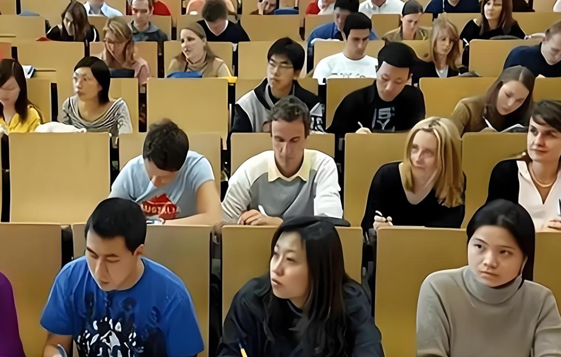 透支信用卡 逃到国外_欠信用卡偷渡国外_国外透支卡在国内能刷出来吗